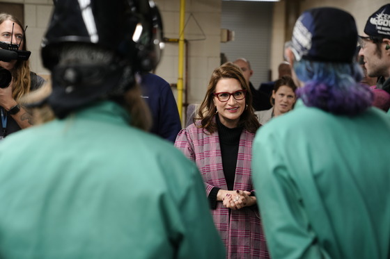 Lieutenant Governor meets with welding students at Minneapolis Community and Technical College