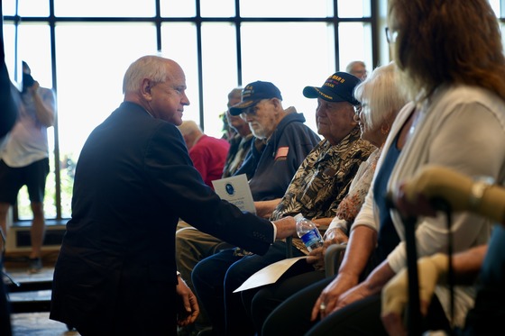 Governor Walz speaks with veterans 