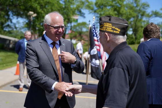 Governor Walz greets a veteran at the Ct. Cloud Vet Center Outstation