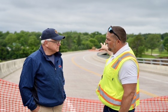 Governor Walz talks with emergency management at Rapidan Dam