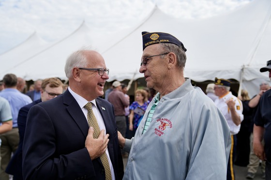 Governor Walz talks with veteran