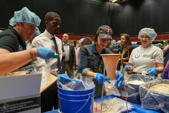 Lieutenant Governor Flanagan packs meals on National Day of Service