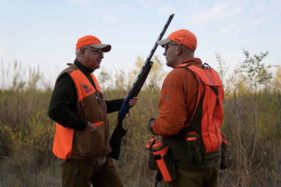 Governor Walz pheasant hunts in Sleepy Eye