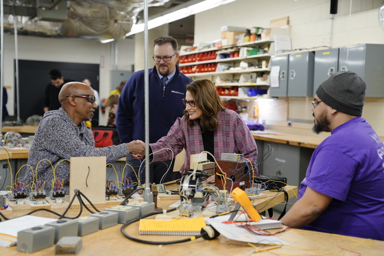 Lt. Governor Flanagan tours Minneapolis Community and Technical College