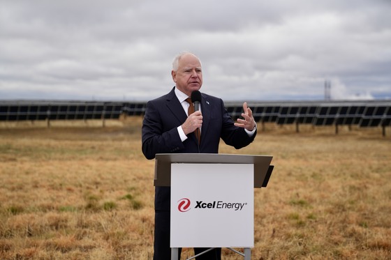 Governor Walz speaks at Sherco Solar site