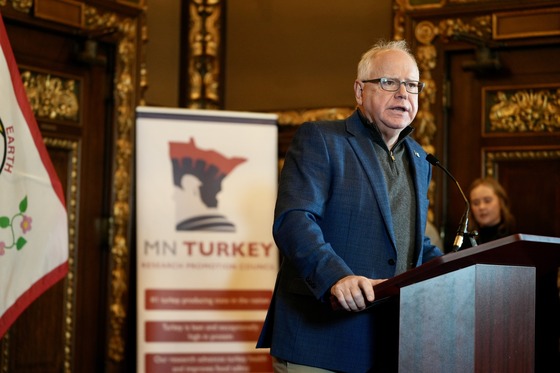 Governor Walz delivers remarks at the turkey presentation