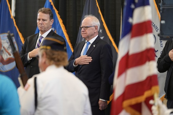 Governor Walz attends Veterans Day event in Mankato
