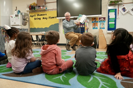 Governor Walz reads to students at Piedmont Elementary School