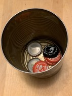 Metal caps in a metal can to be recycled