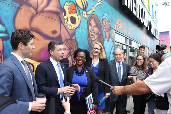 Secretary Buttigieg with Commissioners Green, Conley, Mayor Frey and Chair Zelle