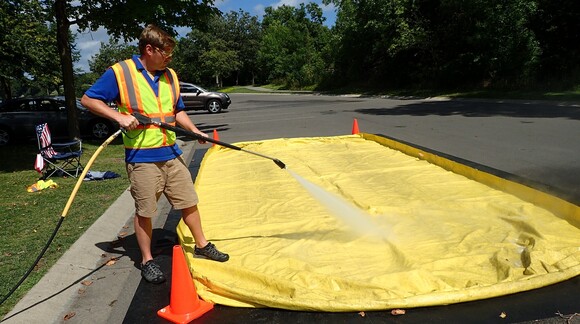 Decontamination station