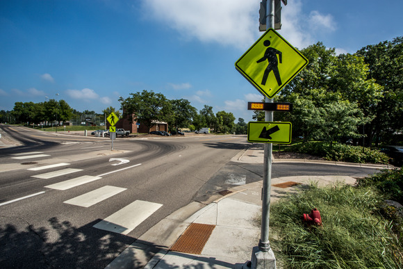 Toward Zero Deaths; intersection with pedestrianization, signalized crosswalk