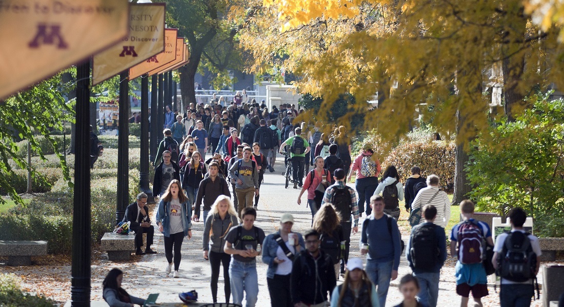 U of M students walking on campus