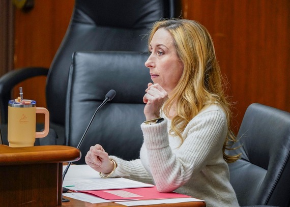 Rep. Berg presenting bill