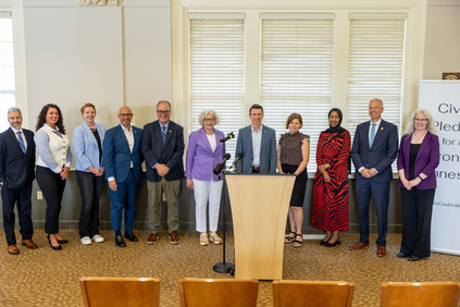 Majority in the Middle