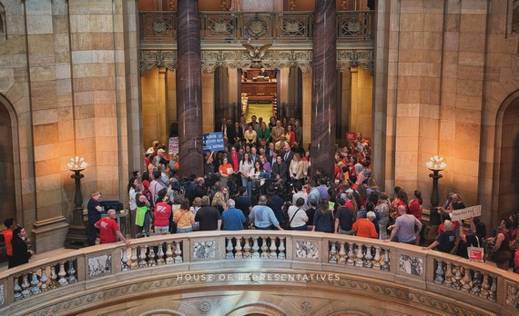 CROWD OUTSIDE DFL SIT IN