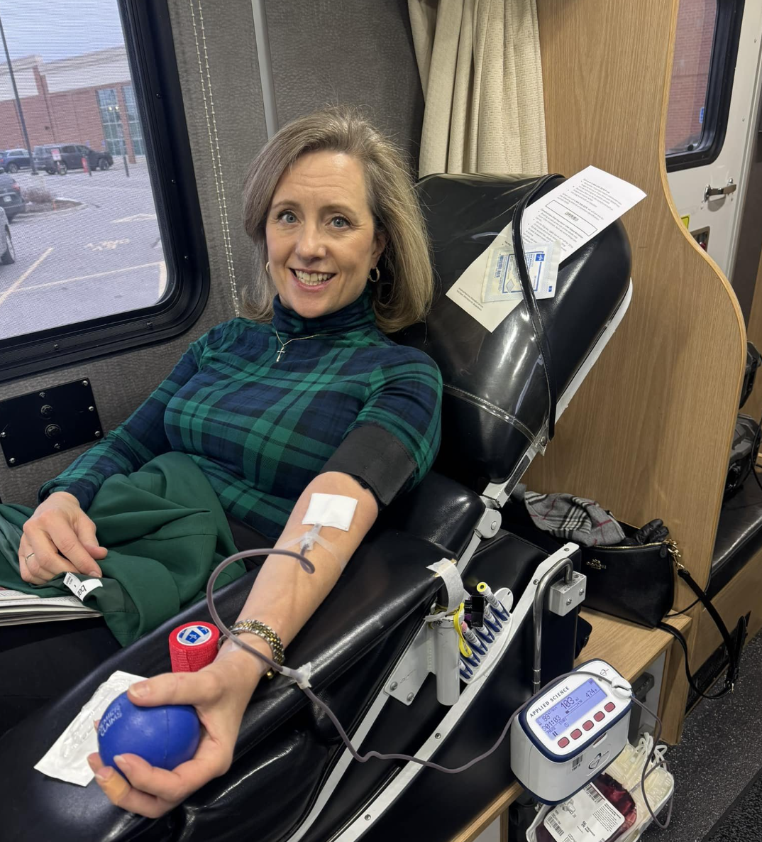 Robbins giving blood