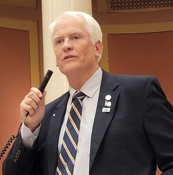 Sexton on the floor speaking