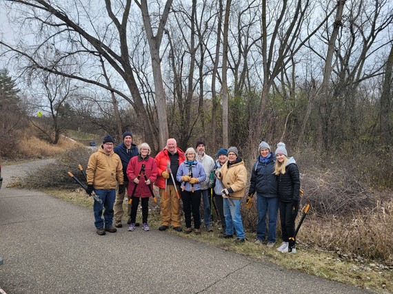 Buckthorn Removal Volunteers