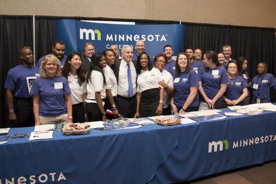 Governor Dayton thanks state recruiters and volunteers at the People of Color Career Fair this week.