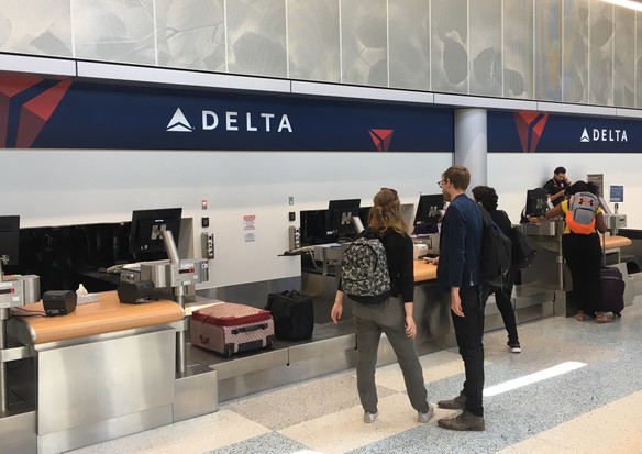 delta east curbside counter