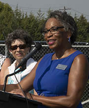 Reva Chamblis, Met Council vice chair at the podium