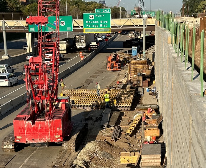 Crews build retaining walls near Earl Street and I-94 in East St. Paul