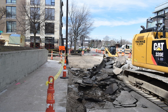The intersection of Lake & Knox, looking westward. Construction is occurring in the nearest driving lanes of the street