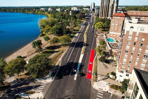 Aerial view of Bde Maka Ska with a bus-only lane.