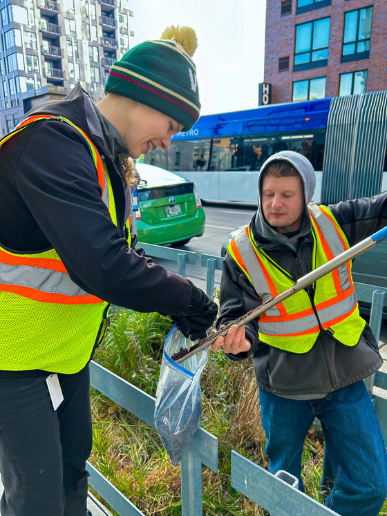 MWMO Monitoring soil sampling in Minneapolis