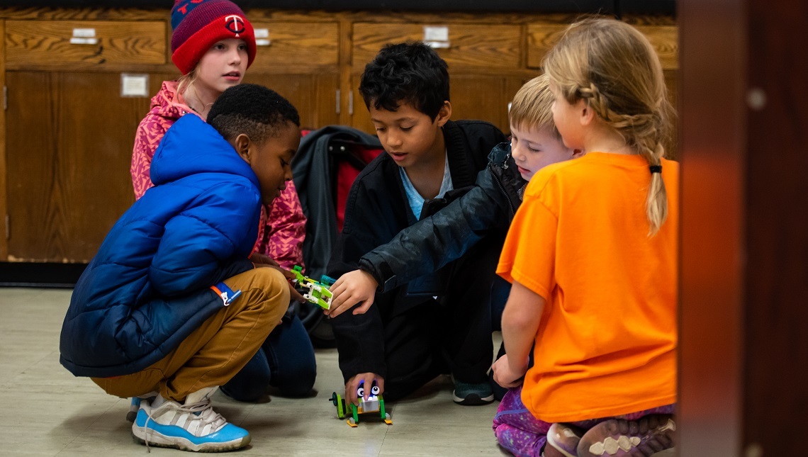Folwell Recreation Center Youth Technology Class