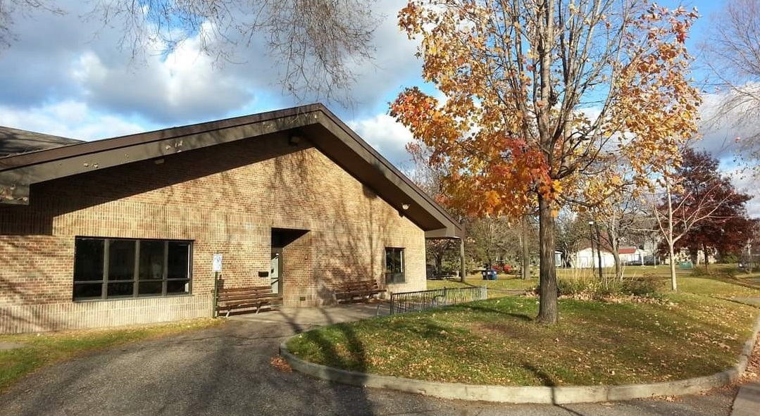 Keewaydin Recreation Center in fall