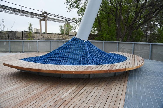 26th Avenue North Overlook seating