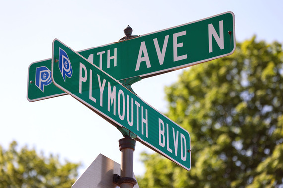 Image of the Plymouth Boulevard street sign