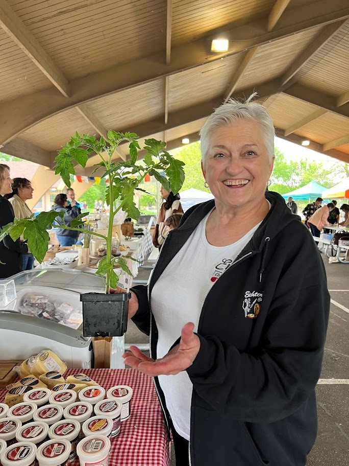 Richfield Farmers Market Newsletter 5/18 Boletín del mercado de