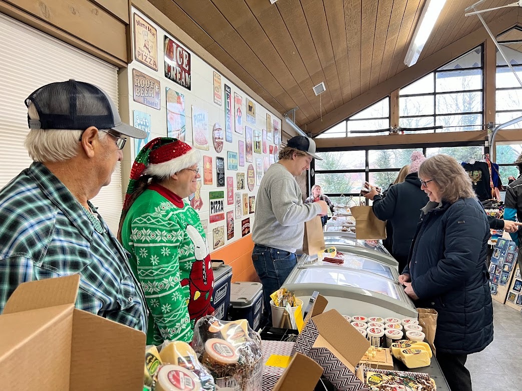 Richfield Farmers Market Newsletter 12/13 Boletín del mercado de