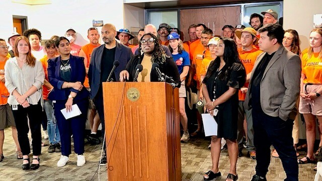 Standing in solidarity with LiUNA park workers 