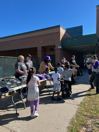 CM Vetaw at the Vikings Foundation back to school event