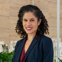 Headshot photo of Amanda Harrington