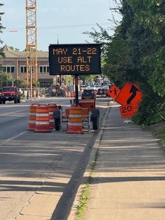 electronic road sign