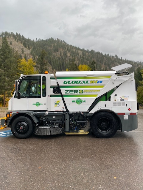 Superior electric street sweeper