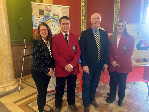 Superintendent Arntzen and Governor Gianforte 