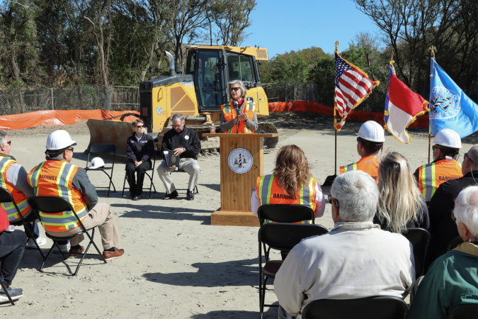 Image of Town of Southern Shores Mayor Elizabeth Morey speaking at a podium.