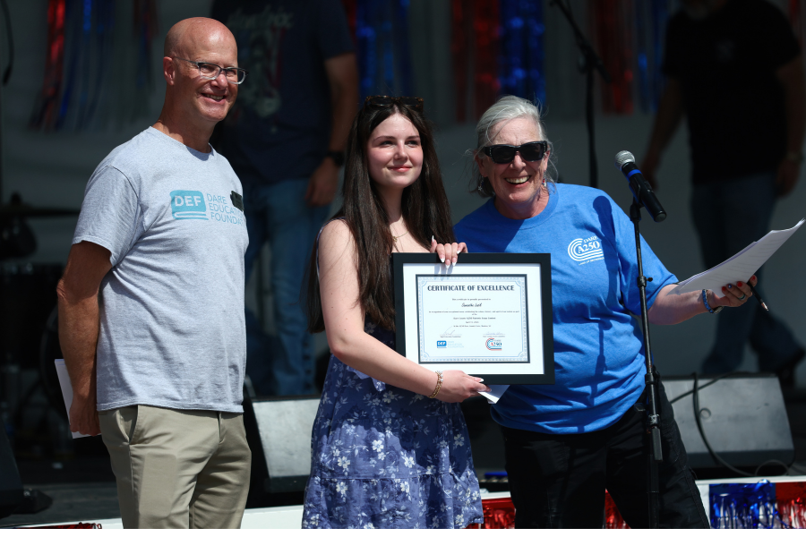 Samantha Lasik accepting her award