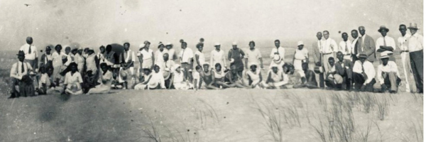 Visitors Presumably at Hargraves' Beach - Elizabeth City State University Archives