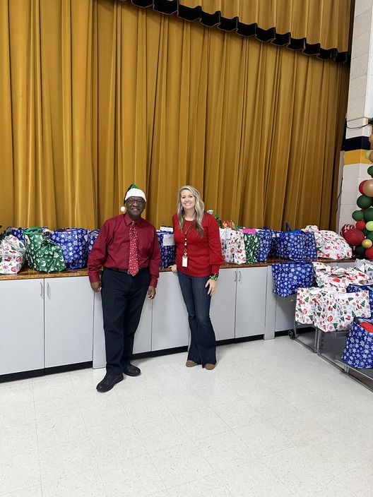 J.W. Seabrook Elementary Spreads Holiday Joy