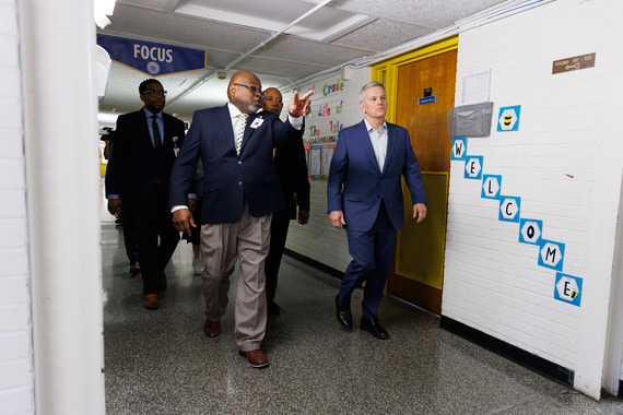 Principal McLaurin Leads Governor on School Tour