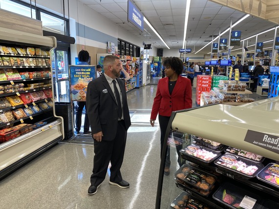 Knightdale Mayor and Knightdale Food Lion Manager Chat About New Store Features