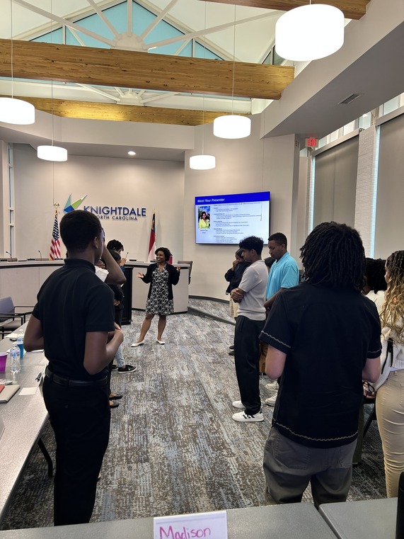 Mayor Day facilitating leadership seminar at Knightdale Leaders Academy