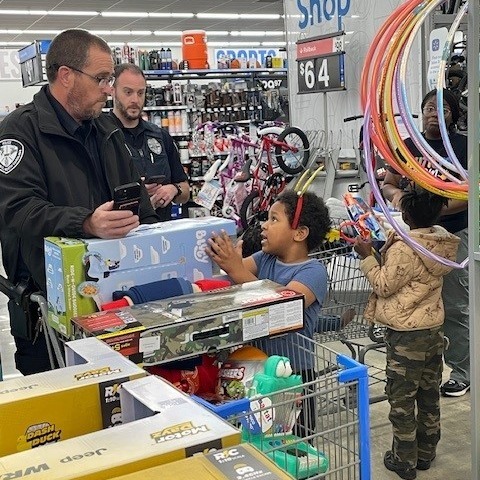 Knightdale Police Host Shop With A Cop Event